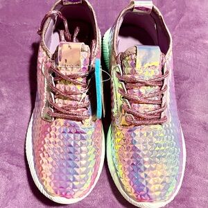 Holographic Women’s Size 8 Sneakers